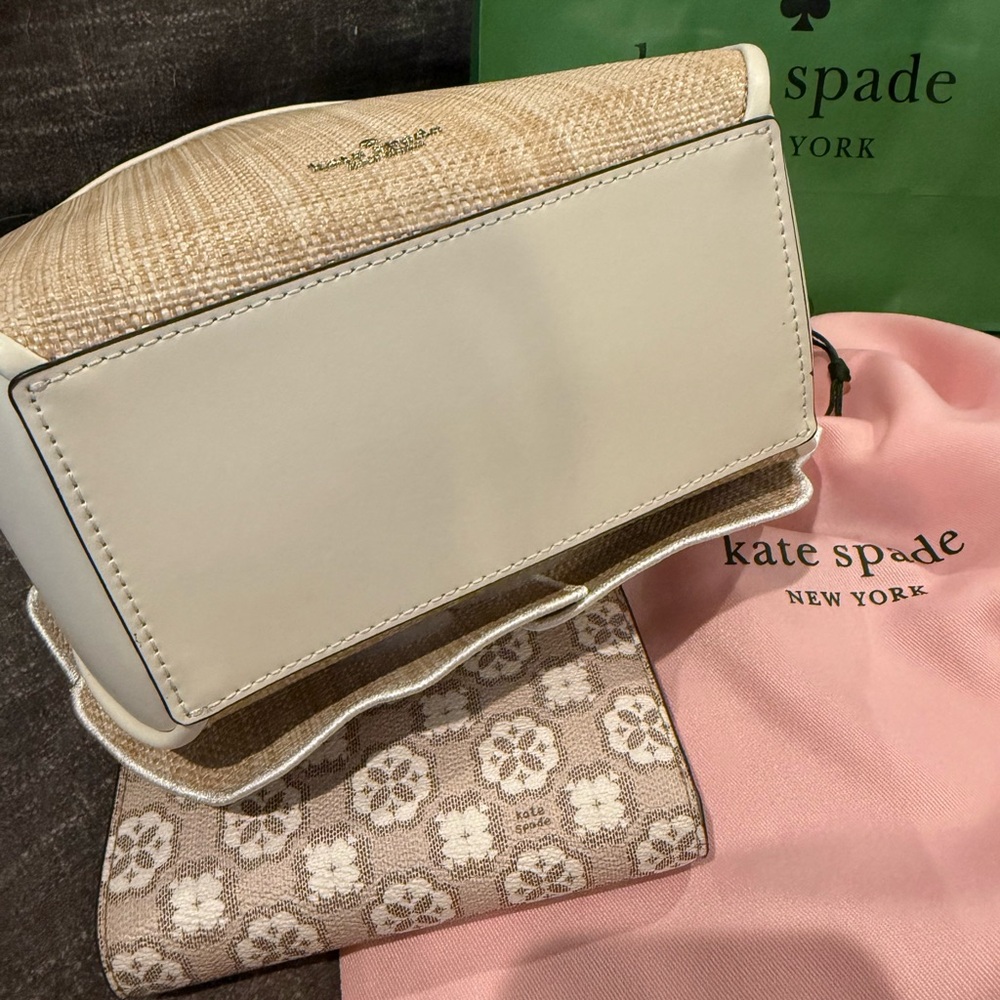 Kate Spade Rose 3d Natural and White Handbag with spade flower Wallet - Picture 4 of 13